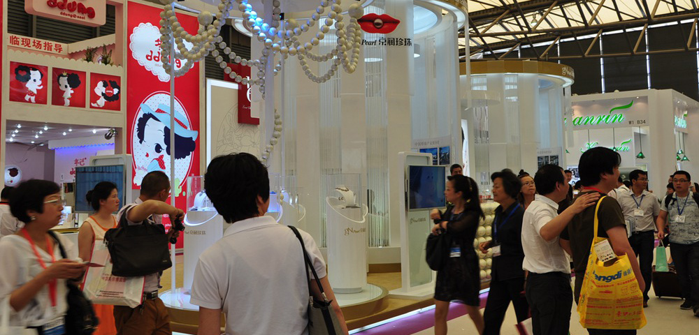 進(jìn)行展臺設(shè)計時必須考慮那些因素？